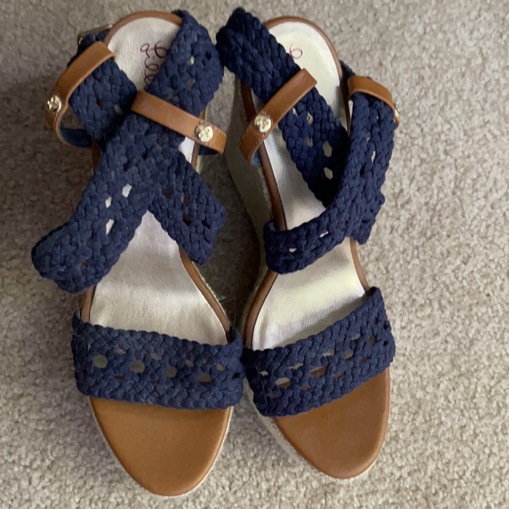 Gently used Lilly Pulitzer wedges. Size 8.5